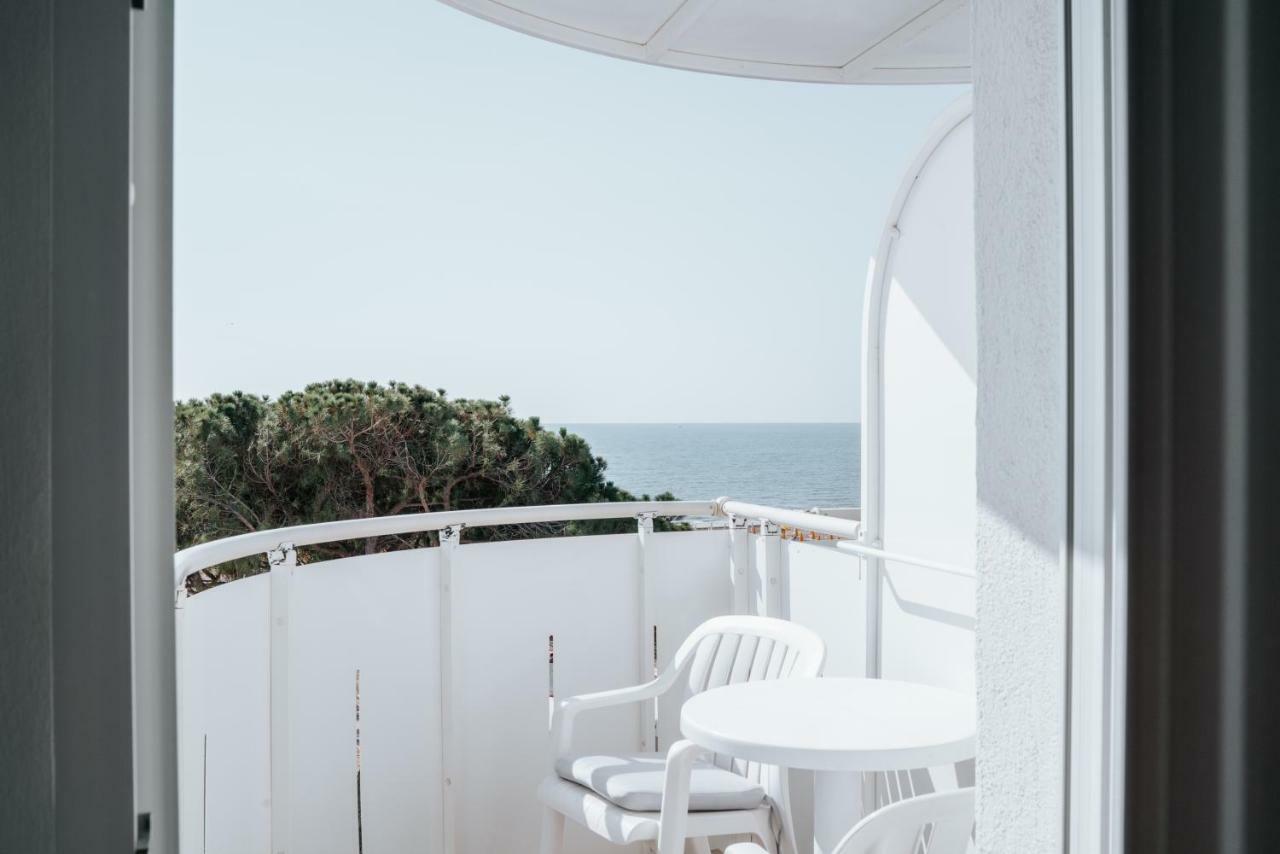 Camera Matrimoniale con Balcone e Vista Mare